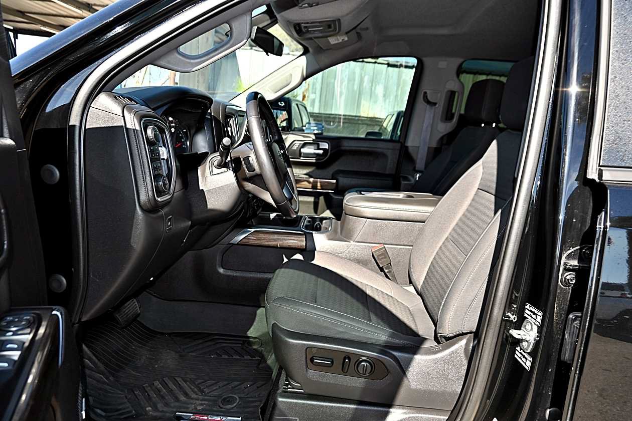 Used 2020 Chevrolet Silverado 1500 LT Trail Boss AWD/4WD image 19