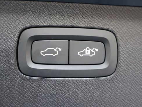 Used 2025 Volvo XC90 B6 Plus w/ Protection Package Premier image 30