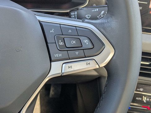 Used 2025 Volkswagen Jetta SE w/ Sunroof Package FWD image 26