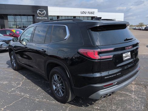 Used 2025 GMC Acadia Elevation image 5