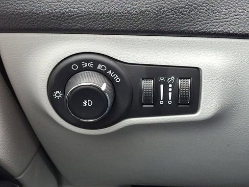 Certified 2019 Jeep Compass Latitude w/ Popular Equipment Group image 30