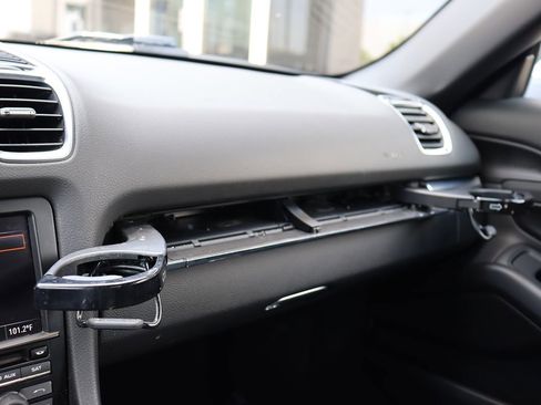 Used 2016 Porsche Boxster S image 28