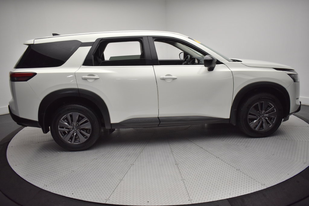 Used 2024 Nissan Pathfinder S AWD/4WD image 4