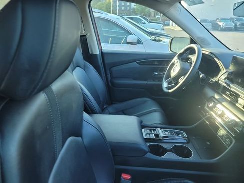 Used 2025 Honda Pilot EX-L image 4