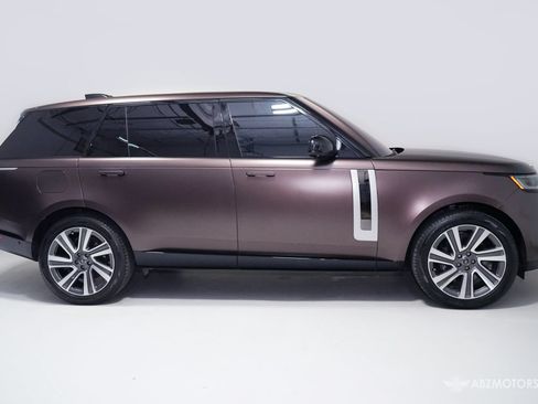 Used 2023 Land Rover Range Rover SV AWD/4WD image 3