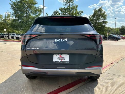 Used 2026 Kia Sportage LX FWD image 7