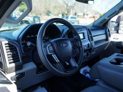 Used 2020 Ford F250 XL w/ Power Equipment Group image 6