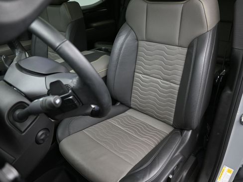 Used 2024 Chevrolet Silverado 1500 ZR2 w/ Technology Package image 20