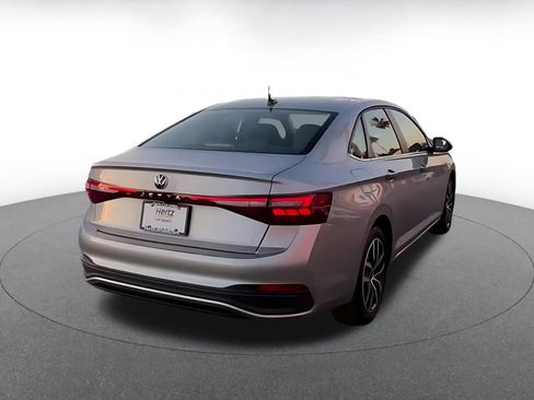 Used 2025 Volkswagen Jetta SE image 14