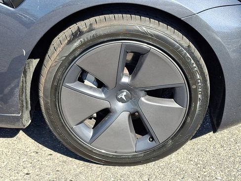 Used 2023 Tesla Model 3 Standard Range image 8