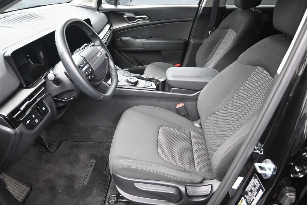 Certified 2026 Kia Sportage LX FWD image 13
