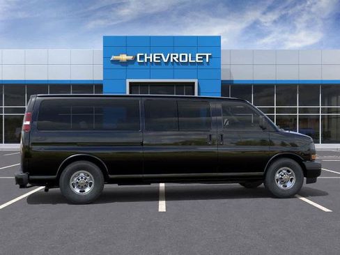 New 2025 Chevrolet Express 3500 LS image 5