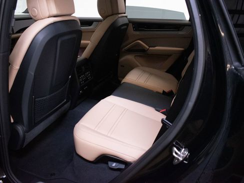 New 2026 Porsche Cayenne image 15