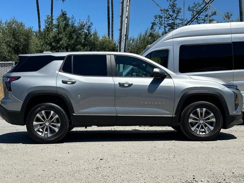 Used 2026 Chevrolet Equinox LT FWD image 3