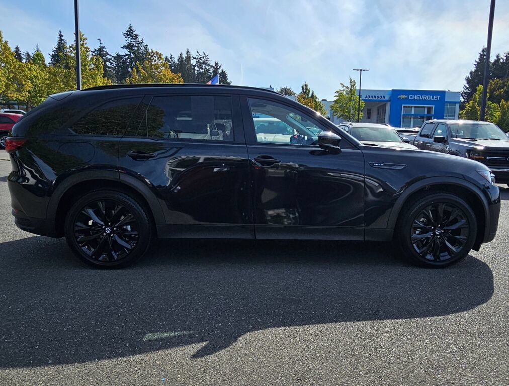 Certified 2025 MAZDA CX-90 Plug-In Hybrid w/Premium Sport AWD/4WD image 4
