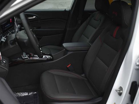 New 2026 Chevrolet Trax RS w/ Sunroof Package image 9