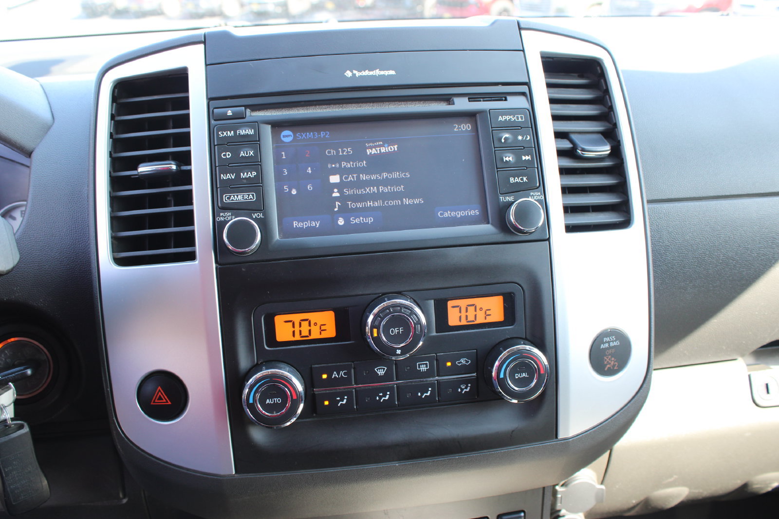 Used 2015 Nissan Frontier PRO-4X w/ Pro-4x Luxury Package AWD/4WD image 14