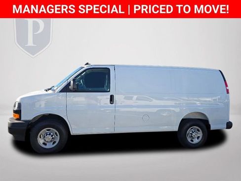 New 2025 Chevrolet Express 2500 Work Van w/ Driver Convenience Package image 10