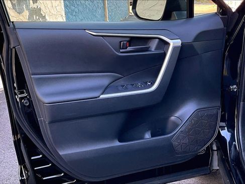 Certified 2025 Toyota RAV4 LE image 21