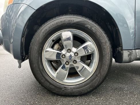 Used 2010 Ford Escape XLT image 11