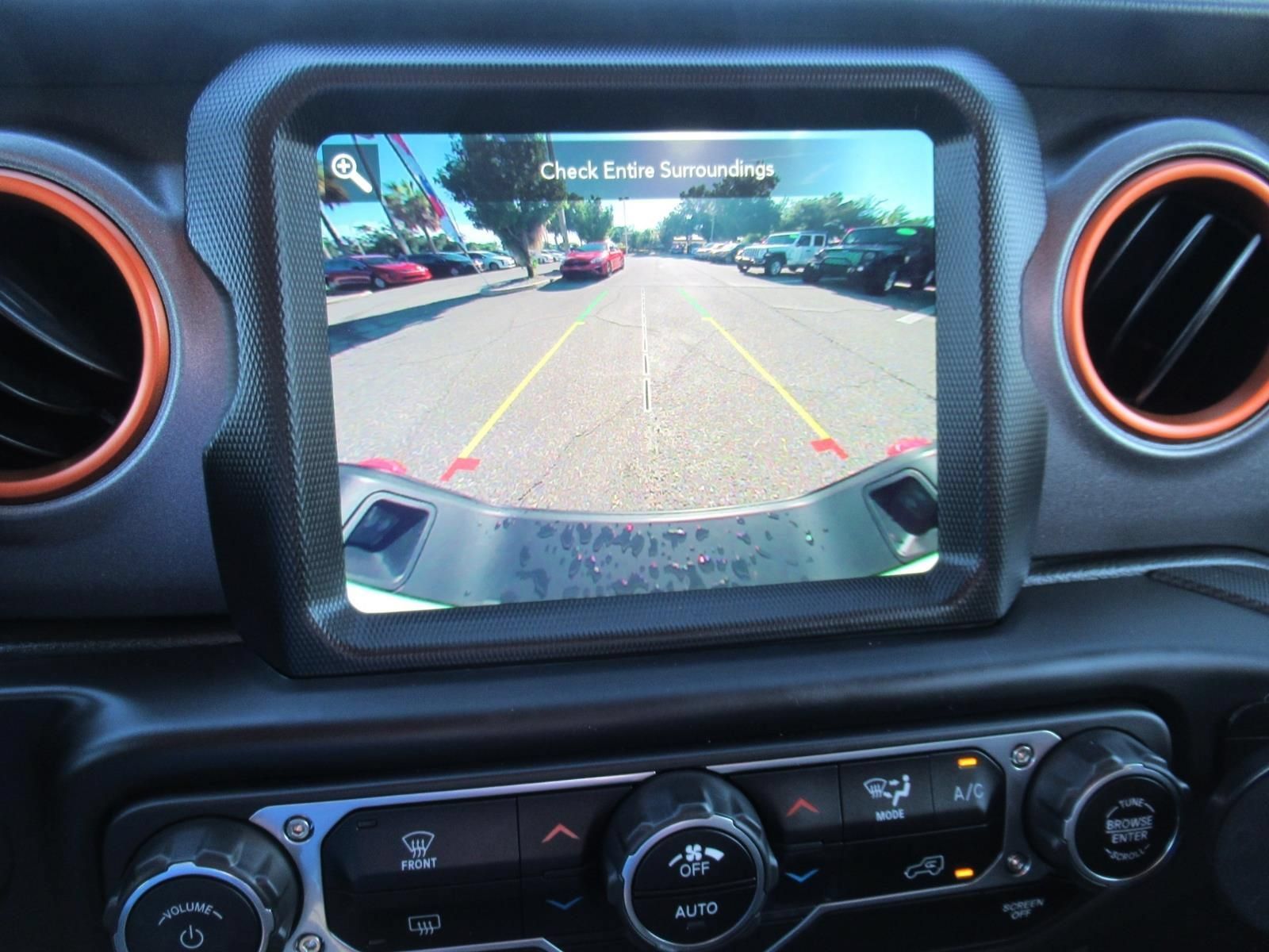 Certified 2022 Jeep Gladiator Mojave w/ Trailer Tow Package AWD/4WD image 31