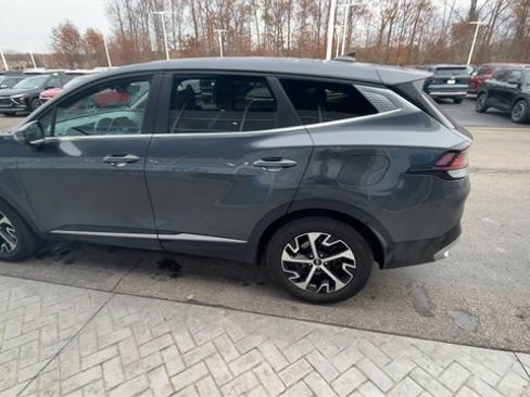 Used 2023 Kia Sportage EX image 5