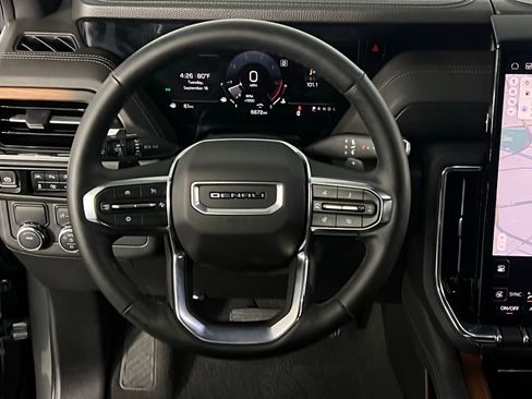 Used 2025 GMC Yukon XL Denali image 14