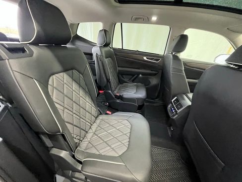 Certified 2025 Volkswagen Atlas SEL Premium R-Line image 26