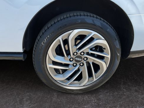 Used 2025 Lincoln Navigator Reserve AWD/4WD image 9