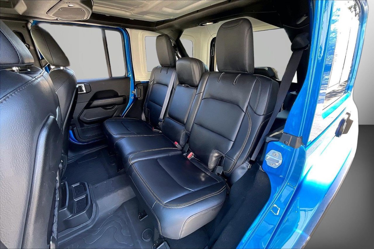Certified 2025 Jeep Wrangler Unlimited Sahara AWD/4WD image 21