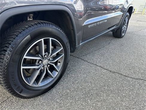 Used 2018 Jeep Grand Cherokee Limited image 12
