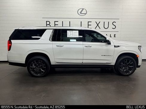 Used 2023 GMC Yukon XL Denali w/ Denali Reserve Package AWD/4WD image 3