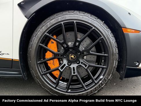Used 2024 Lamborghini Huracan Sterrato image 31