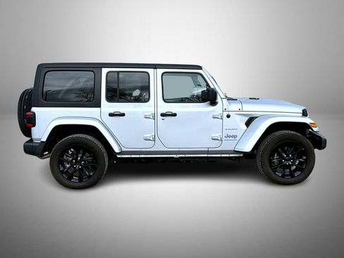 Used 2023 Jeep Wrangler Unlimited Sahara image 4