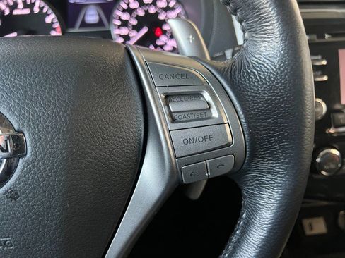 Used 2013 Nissan Altima 3.5 SV image 25