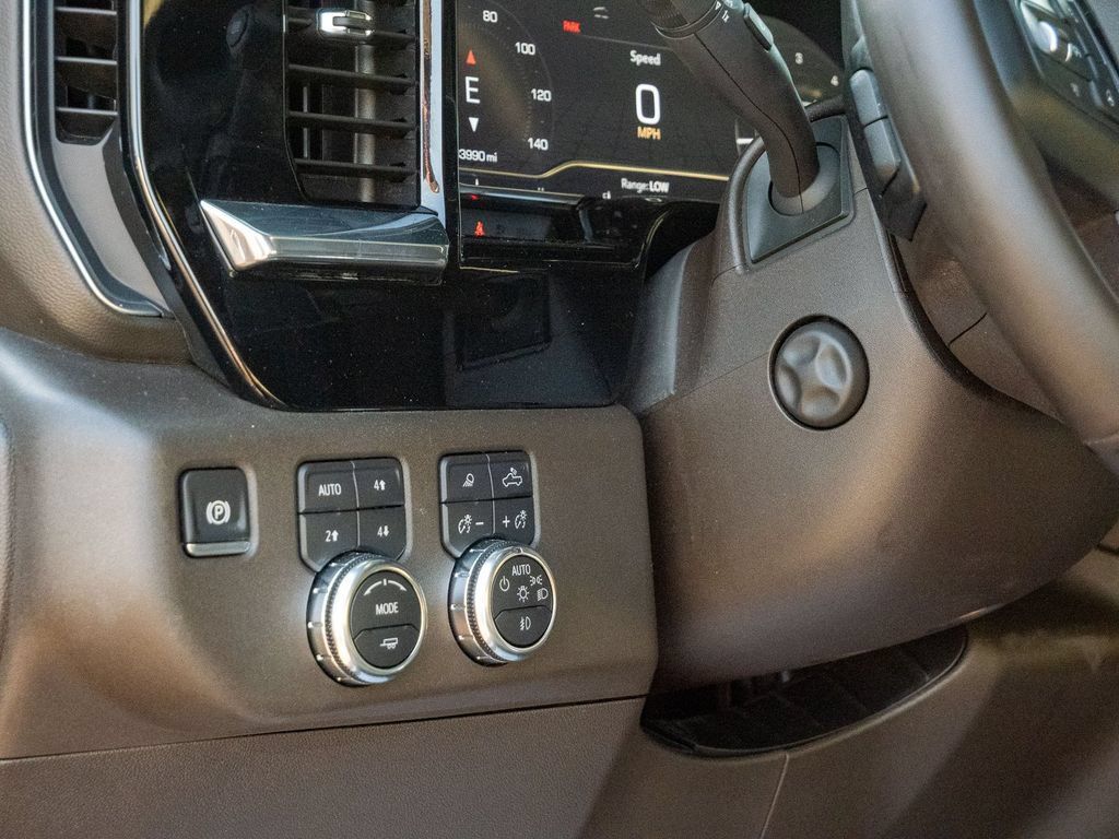 Used 2025 GMC Sierra 1500 SLT w/ SLT Premium Package AWD/4WD image 36