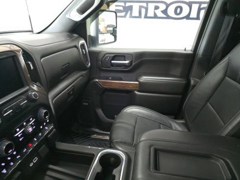 Used 2022 Chevrolet Silverado 2500 High Country w/ Z71 Off-Road Package image 21