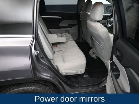 Used 2019 Toyota Highlander LE image 14