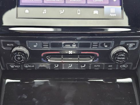 New 2025 Jeep Grand Cherokee L Altitude image 13