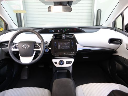 Used 2017 Toyota Prius Two FWD image 16