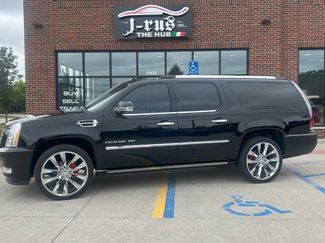 Used 2012 Cadillac Escalade ESV Luxury image 1