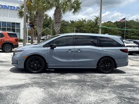 Used 2023 Honda Odyssey Sport image 11