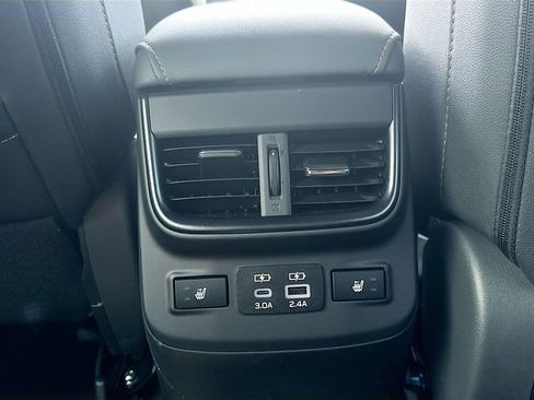Used 2025 Subaru Outback Wilderness w/ Wilderness Package AWD/4WD image 33