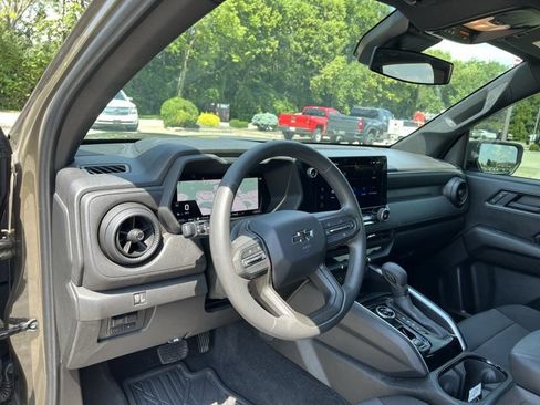 Used 2025 Chevrolet Colorado Trail Boss AWD/4WD image 10