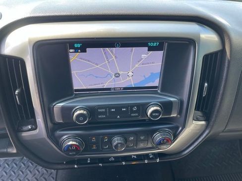 Used 2018 Chevrolet Silverado 1500 LT w/ Midnight Edition image 21