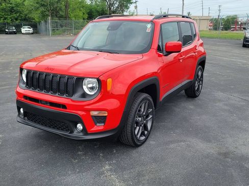 Used 2022 Jeep Renegade Latitude w/ Convenience Group AWD/4WD image 6