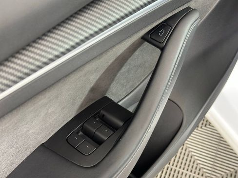 Used 2021 Tesla Model 3 Performance image 38