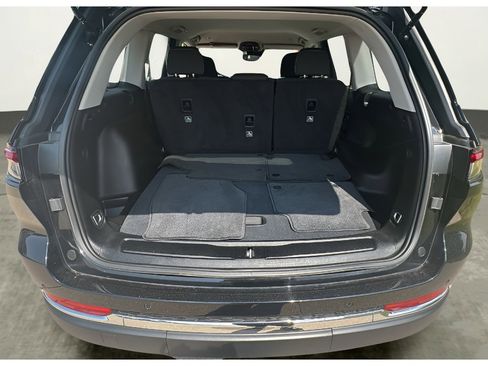 Used 2023 Jeep Grand Cherokee Laredo image 19