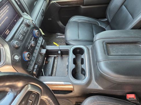 Used 2020 Chevrolet Silverado 1500 LT Trail Boss image 9