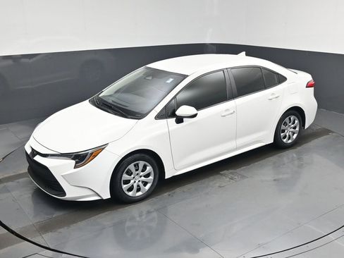 Used 2024 Toyota Corolla LE image 38